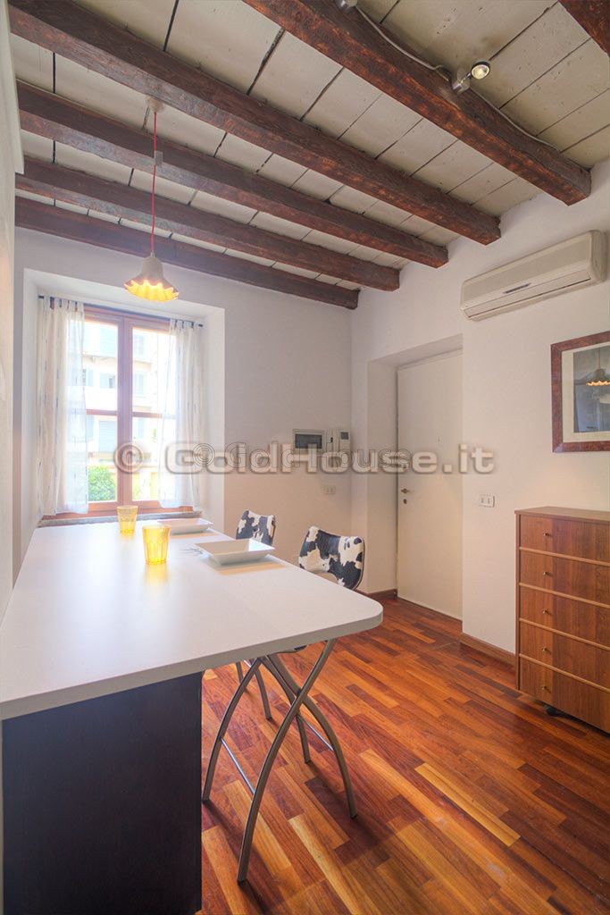 Grazioso appartamento con travi a vista all'Arco della Pace - Foto 3