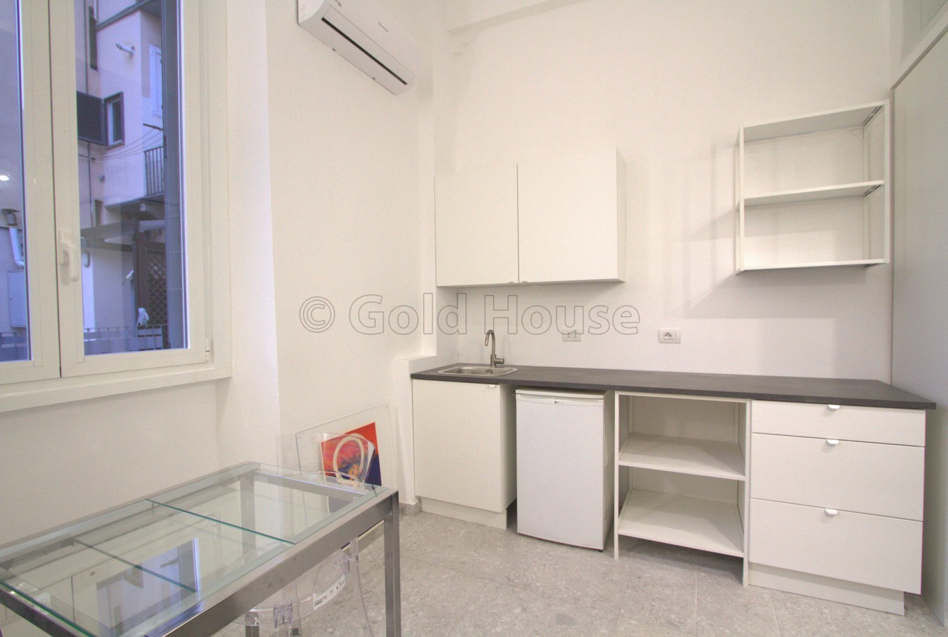 Monolocale su due livelli in affitto - Foto 7